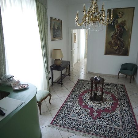 Bed and Breakfast La Piccola Reggia Caserta Exterior foto